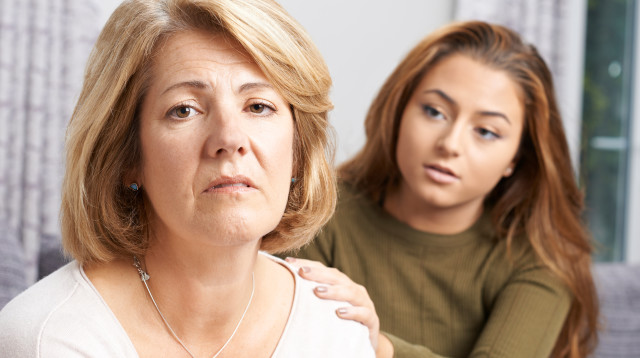 בת 19 בקשר עם גבר שמבוגר יותר מאמא שלה, אילוסטרציה (צילום: אינגאימג')