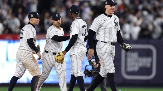 שחקני ניו יורק יאנקיז חוגגים (צילום: GettyImages, Elsa)