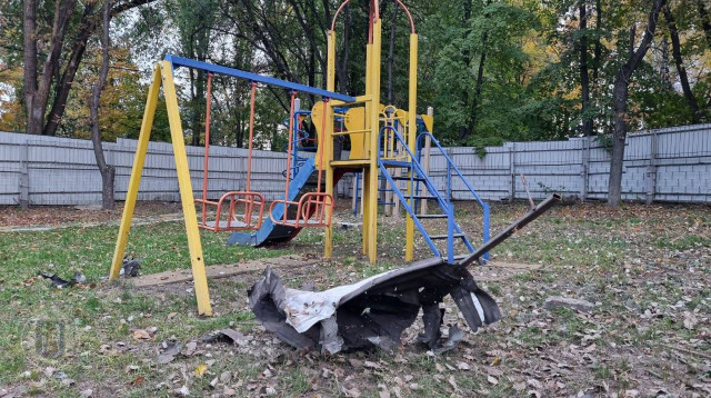 פגיעה ישירה בבית הספר היהודי בקייב (צילום: ללא)