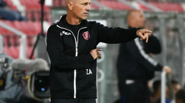 שמח בשביל נדב זמיר ומרוצה מהניצחון. זיו אריה (צילום: ברני ארדוב)