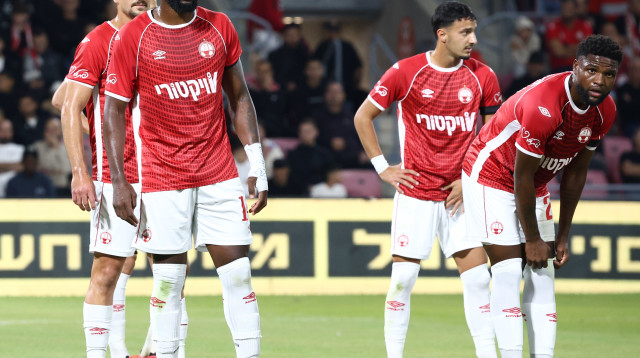 שחקני הפועל באר שבע (צילום: דני מרון)