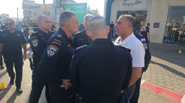 הארכת המעצר בכפר קרע  (צילום: דוברות המשטרה)