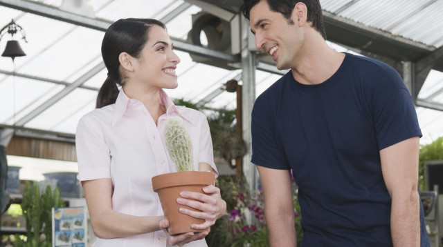 זוג עם קקטוס, אילוסטרציה (צילום: אינגאימג')