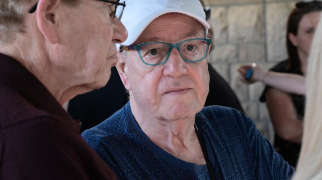 יגאל שילון מובא למנוחות: טוביה צפיר נפרד (צילום: אבשלום שושני)