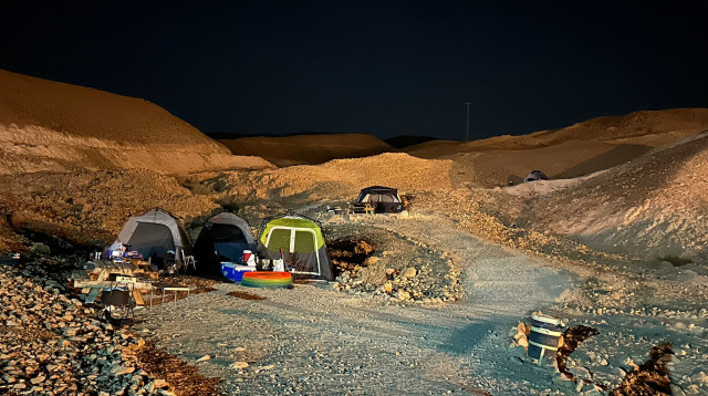 חניון לילה מצדה מערב (צילום: לימור קטן פרידמן רשות הטבע והגנים)