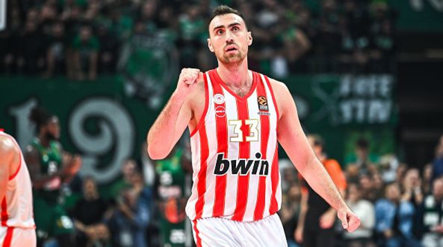 ניקולה מילוטינוב (צילום: NurPhoto)