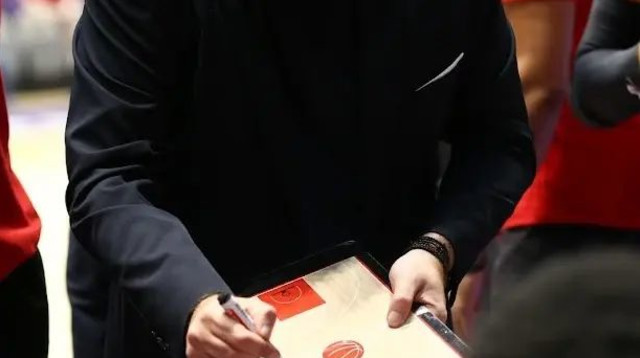 לא ככה רצו להתחיל את הקמפיין האירופי. דדאס (צילום: אודי ציטיאט)