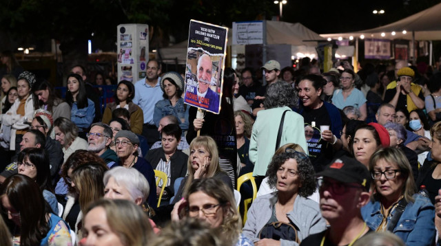 "שרות יחד לשובם" בכיכר החטופים (צילום: אבשלום ששוני)