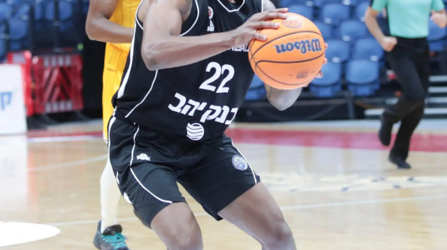 שחקן הפועל ירושלים טאריק פיליפ (צילום: דני מרון)