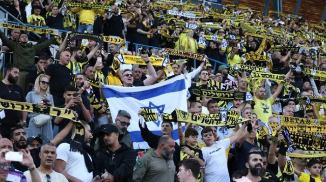 "טוב לדעת שאנחנו מנהלים גם את הפועל ירושלים" (צילום: דני מרון)