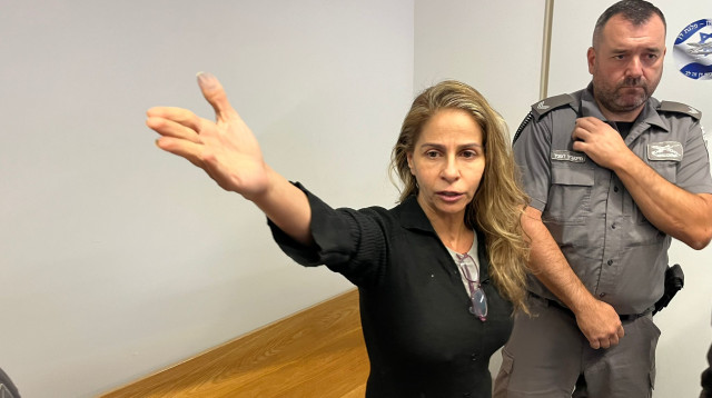 ענבל אור בבית המשפט נובמבר 2024 (צילום: הודיה רן, וואלה)
