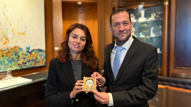 חברי הפרלמנט האירופי עם ראש מועצת שומרון (צילום: מועצה אזורית שומרון)