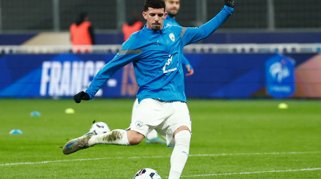 דור תורג'מן שחקן נבחרת ישראל בחימום (צילום: רויטרס)