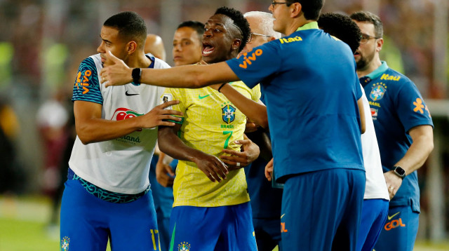 ויניסיוס שחקן נבחרת ברזיל עצבני (צילום: רויטרס)