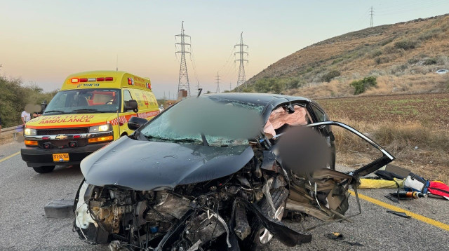 חמישה פצועים בתאונת דרכים (צילום: תיעוד מבצעי מד''א)