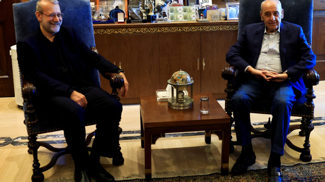 נביה ברי נפגש עם עלי לאריג'אני בלבנון (צילום: רויטרס)