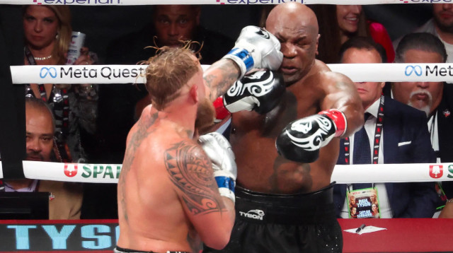 מייק טייסון מול ג'ייק פול (צילום: רויטרס)