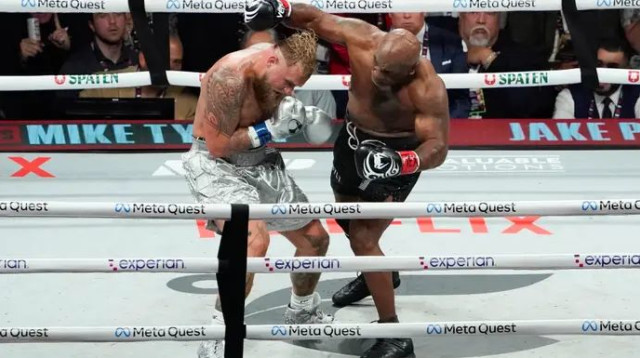 טייסון החל את הקרב בסערה (צילום: GettyImages)