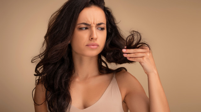 נזקים שנגרמים לשיער בחורף (צילום: שאטרסטוק)