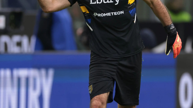 ג'אנלואיג'י בופון במדי פארמה ב-2023 (צילום: GettyImages, Jonathan Moscrop)