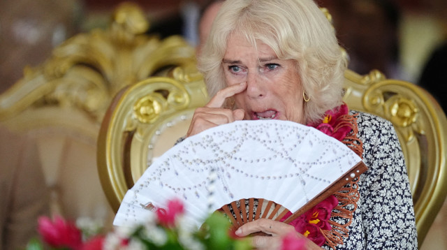 המלכה קמילה נפרדת (צילום: רויטרס)