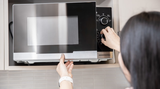 יותר מ-700 חיידקים במיקרוגל, איך ניתן לטפל בבעיה? (צילום: אינגאימג')