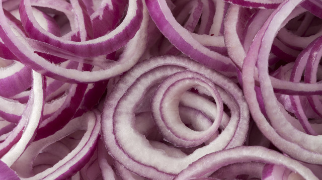 בצל סגול, בריא יותר? (צילום: אינגאימג')