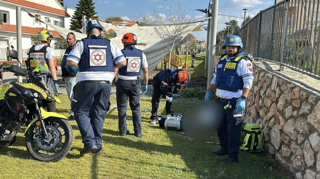 זירת הפגיעה בנהריה (צילום: תיעוד מבצעי מד''א)