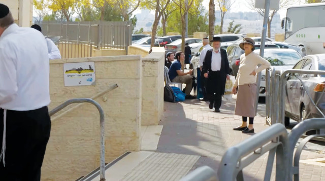 "גברים בשחור", מנסה לברר את הלכי הרוח ותהליכי העומק בחברה החרדית  (צילום: ערוץ הכנסת)