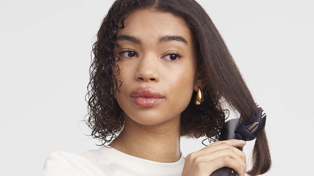 BABYLISS AIR WAND מייבש שיער מהפכני   (צילום: יחצ)