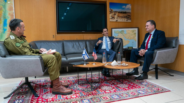 ישראל כ"ץ עם הרמטכ"ל הרצי הלוי ועמוס הוכשטיין (צילום: אריאל חרמוני, משרד הביטחון)