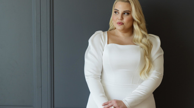 שמחה גואטה בשמלת כלה (צילום: שלומי בסו)