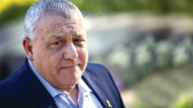 בכנסת הגיעו לנחם אותו, אבל הפילו את הצעת החוק שלו. בתמונה: גדי אייזנקוט  (צילום: יונתן זינדל פלאש 90)