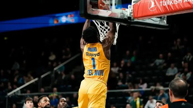 התעוררו ברבע השני. הורד (צילום: Rokas Snarskis)