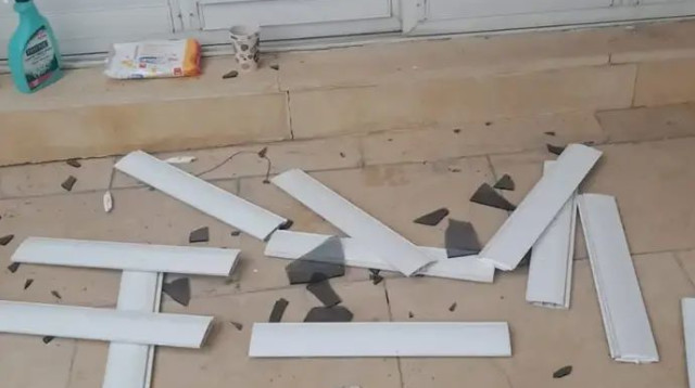 הנזק בביתו של אלי מחפוד כתוצאה מהירי מלבנון (צילום: באדיבות המצולמים)