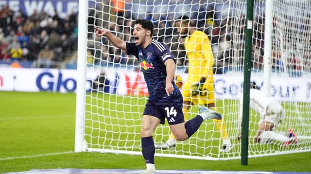 מנור סולומון חוגג שער בכורה במדי לידס יונייטד (צילום: Nick Potts - PA Images / Contributor)