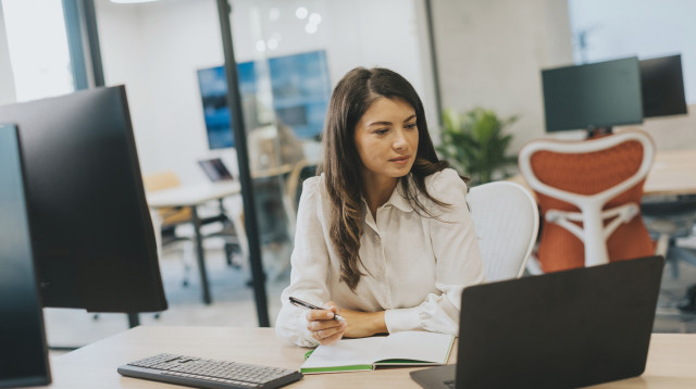 נשים במקום העבודה (צילום: אינגאימג')