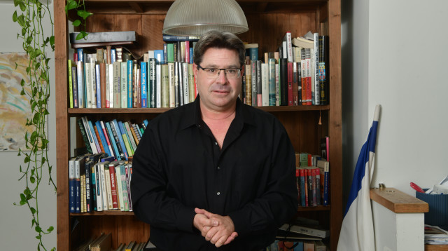 אופיר אקוניס (צילום: אבשלום ששוני)