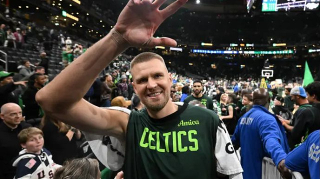 ברוכים השבים. פורזינגיס (צילום: GettyImages, Brian Fluharty)