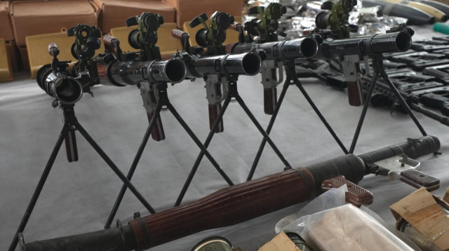 הברחת נשק איראנית שסוכלה בדרכה לאיו"ש (צילום: תקשורת שב"כ)