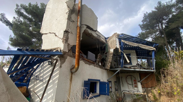 ההרס בקריית שמונה ביום שאחרי הפסקת האש (צילום: אבשלום ששוני)