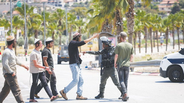 מתנחלים בעימות עם כוחות הביטחון (למצולמים אין קשר לנאמר) (צילום: יונתן זינדל, פלאש 90)