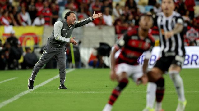 גבי מיליטו, מאמן אתלטיקו מיניירו (צילום: רויטרס)