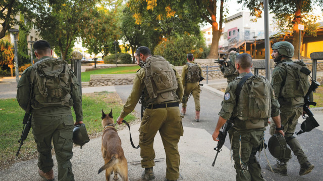 חיילי מילואים (צילום: מיכאל גלעדי, פלאש 90)