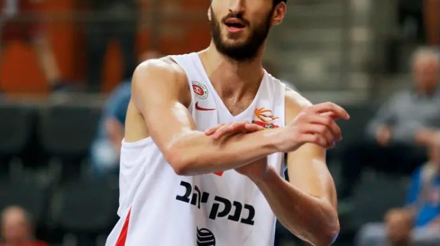 משהו עובד לאחרונה. צ'אצ'אשוילי (צילום: קובי אליהו)