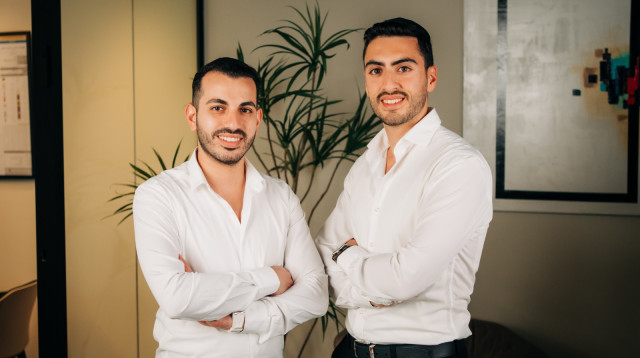 ניב אהרונוב ושי מירום, מייסדי חברת 'מיישבים ישראל' (צילום: מיישבים ישראל)