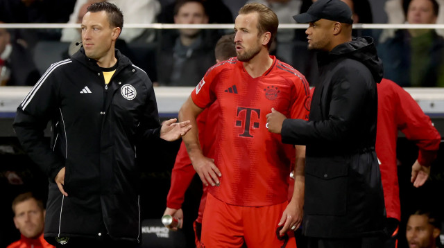 וינסנט קומפני מאמן באיירן מינכן עם הארי קיין (צילום: GettyImages, Alex Grimm)