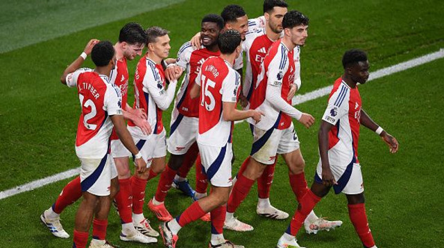 שחקני ארסנל חוגגים (צילום: Alex Burstow / Contributor)