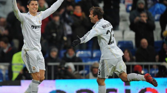 רפאל ואן דר וארט וכריסטיאנו רונאלדו (צילום: Denis Doyle)