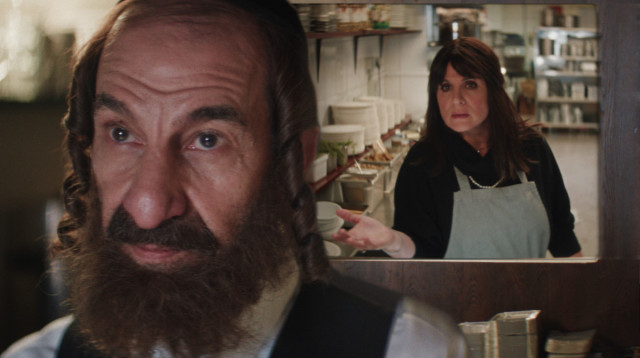 ששון גבאי ורותם אבוהב ב"קוגל" (צילום: גיא רז)